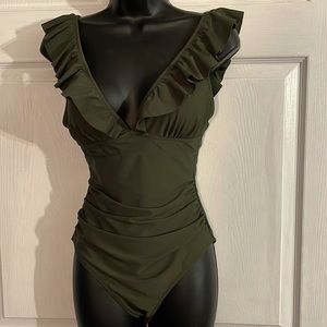 Cupshe women’s v-neck one piece swimsuit ruffle - SMALL